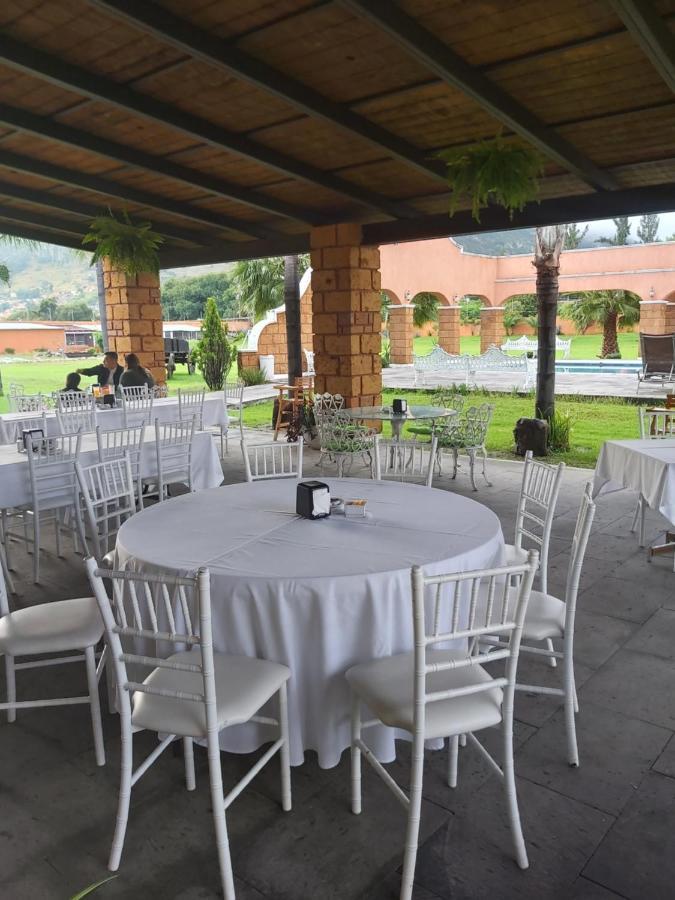 Hotel Meson Del Puente Акамбаро Экстерьер фото